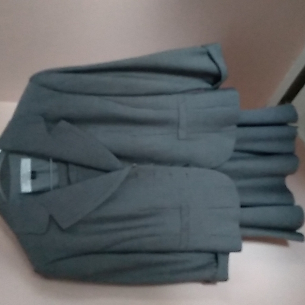 Tahari Women skirt and jacket